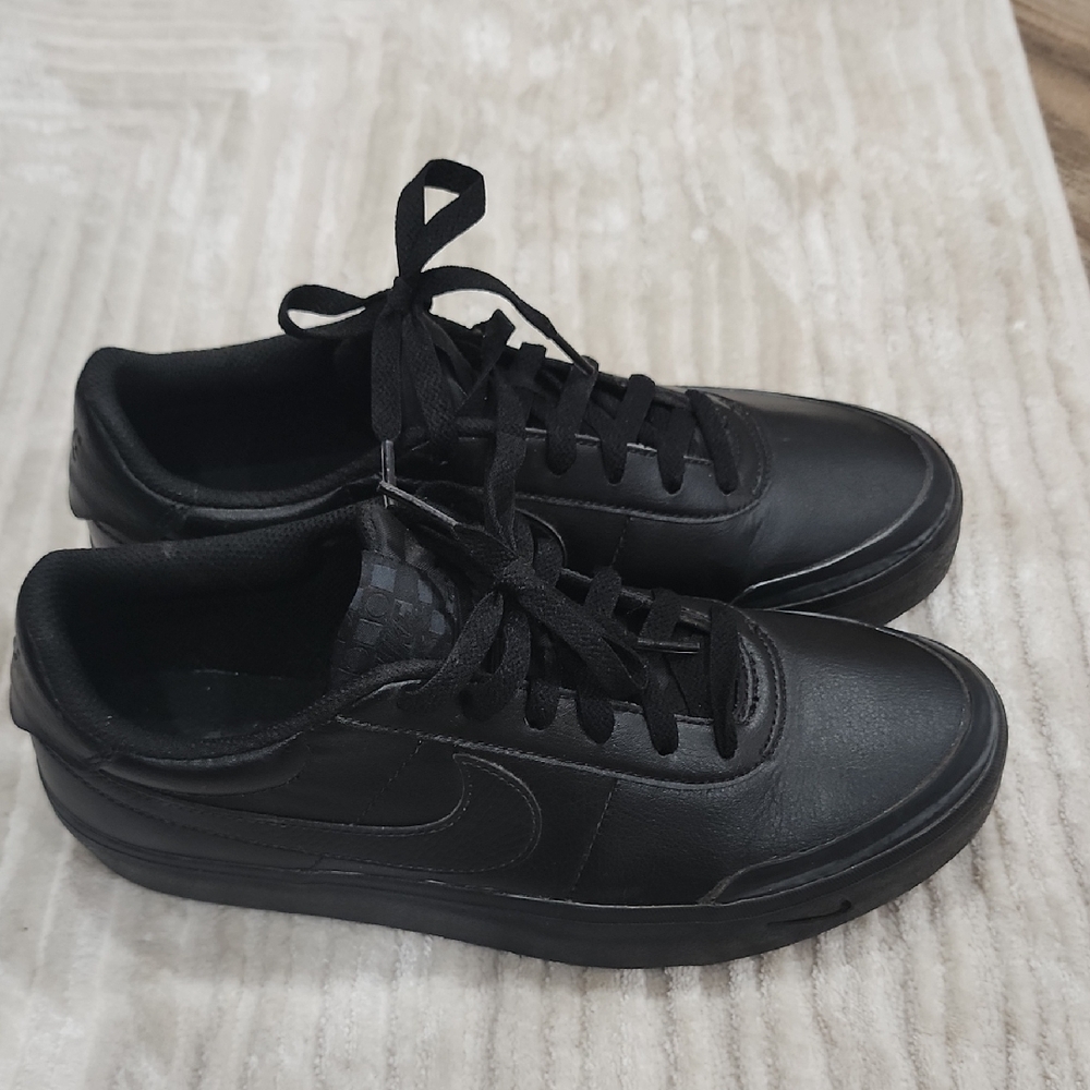 Nike Men's Black Sneakers